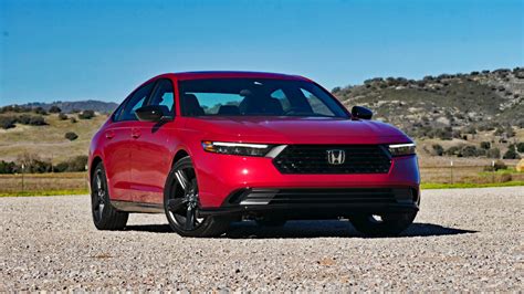 Nov 10, 2022 ... Honda Accord 2023 ra mắt với 6 phiên bản là LX, EX, Sport, EX-L, Sport-L và Touring. Trong đó, bản tiêu chuẩn được trang bị gương cửa cùng màu ...